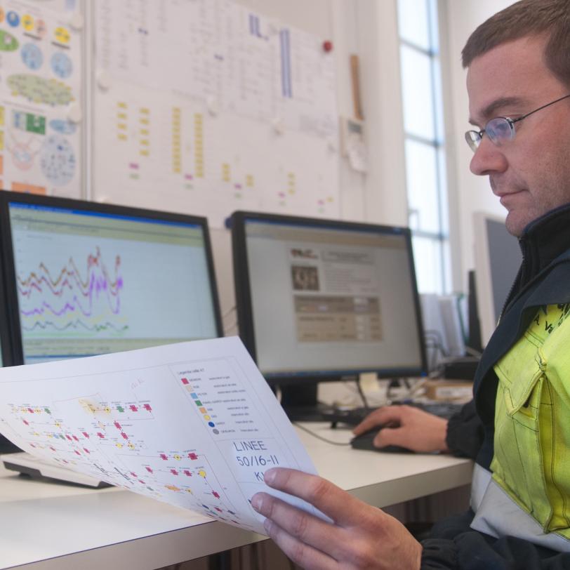 Höhere Fachprüfung Netzelektrikermeister:in